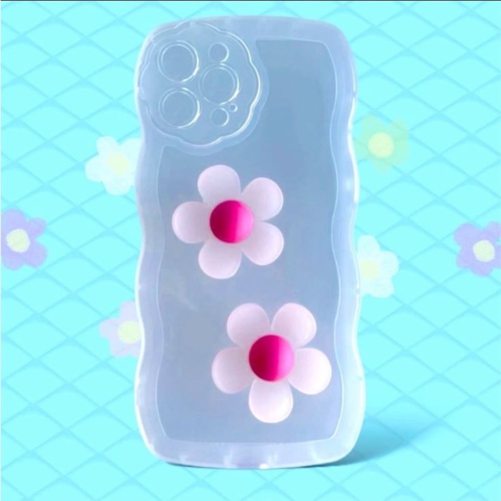 Glow in the Dark Flower Case🌸